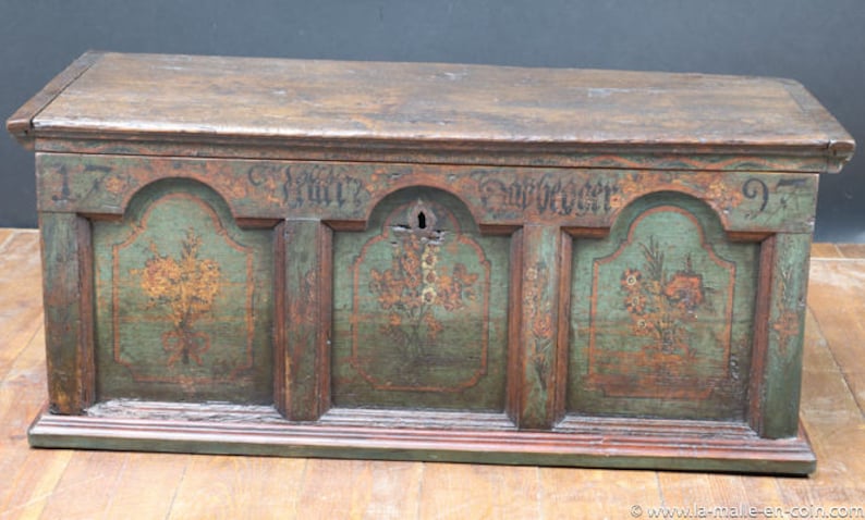Chest polychrome 1797