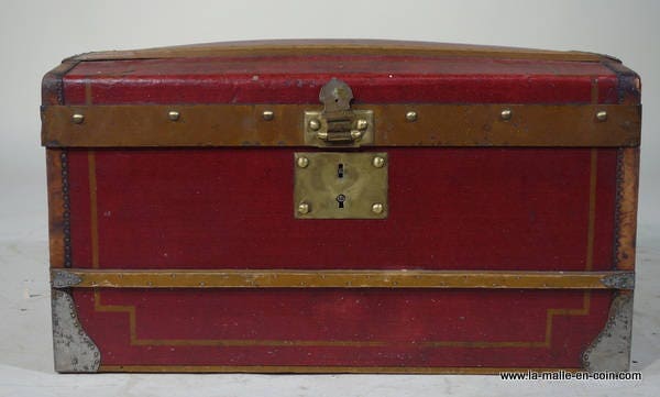 R1463 Malle Poupée Rouge Dt