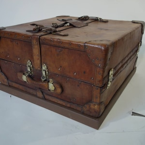 R1683 leather coffee table trunk