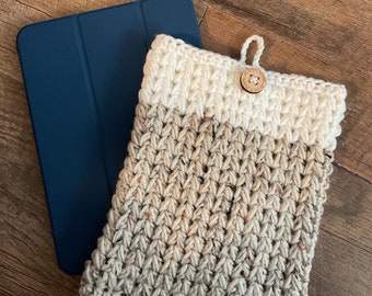 Crochet iPad/Tablet Sleeve for 10x7” Size | Fits with or w/out a Case | Handmade | Aran Flek & White | Wooden Button | More Sizes Available