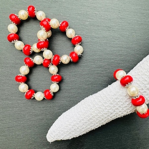 Set von 6 Weihnachts Serviettenringe, Upcycled Perlen Serviettenringe, Serviettenring Halter, Tischdekoration, nachhaltiges und handgefertigtes Produkt
