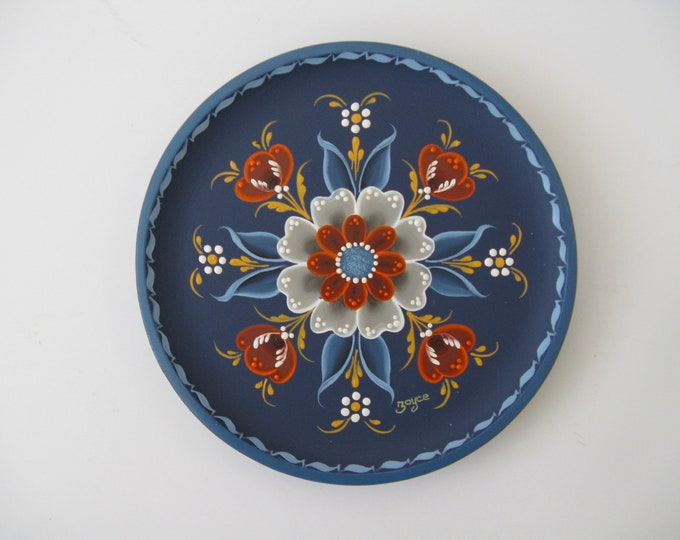 Norwegian Rosemaling on a 6" plate