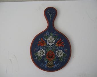 Norwegian Rosemaling on a lefsa board