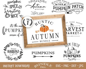 Può includere: Un set di 10 file di taglio SVG a tema autunnale rustico con zucche, raccolto e saluti autunnali. I design includono testo come "Pumpkin Spice & Everything Nice", "Autumn Greetings", "It's the most pumpkin season of all", "Happy Harvest", "Rustic Autumn Bundle", "Autumn Acres Farm Pumpkin Patch", "Farm Fresh Pumpkins", "Al Farm Fresh Harvest Market", e "Pumpkins Fall".