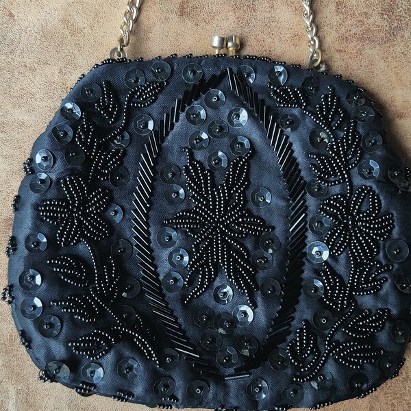 Vintage Black Beaded Small Purse Handbag With Sequins Made In Hong Kong Floral Gold Chain