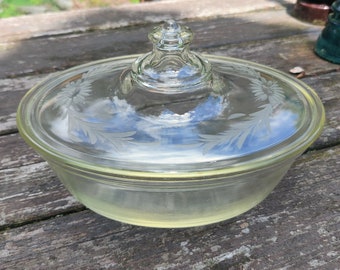 Antique 1919-1924 Oval Clear Pyrex Glass Casserole Dish With Etched Floral Lid 194 Air Bubbles Vintage