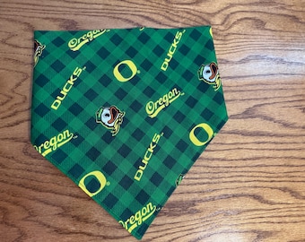 Oregon Ducks Dog Bandana: Green Plaid with Snaps