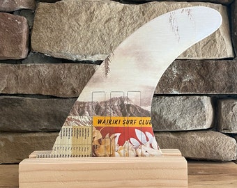 Waikiki Surf Club - Hawaï, surf, aileron de planche de surf, surfeur, Surf Art, Waikiki, décoration de plage, Fin Art, Diamond Head - collage d'ailerons de planche de surf