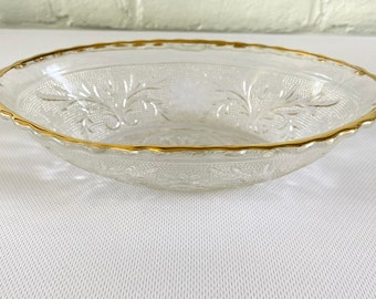 Anchor Hocking Glass Crystal Color Sandwich Pattern Scalloped Oval Bowl with Gold Trim