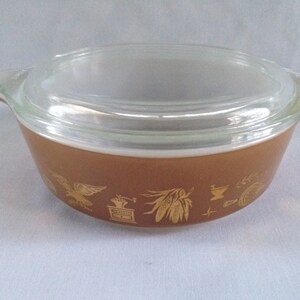 Pyrex Early American Casserole Dish