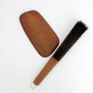 Vintage TEAK Clothes Brush // Wall Mount Lint Brush Grooming Essentials Man Cave