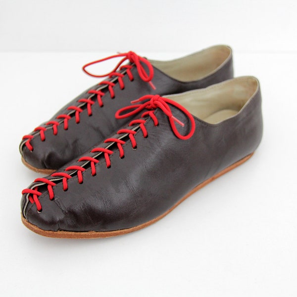 Vintage shoes // hand made leather lace up flats