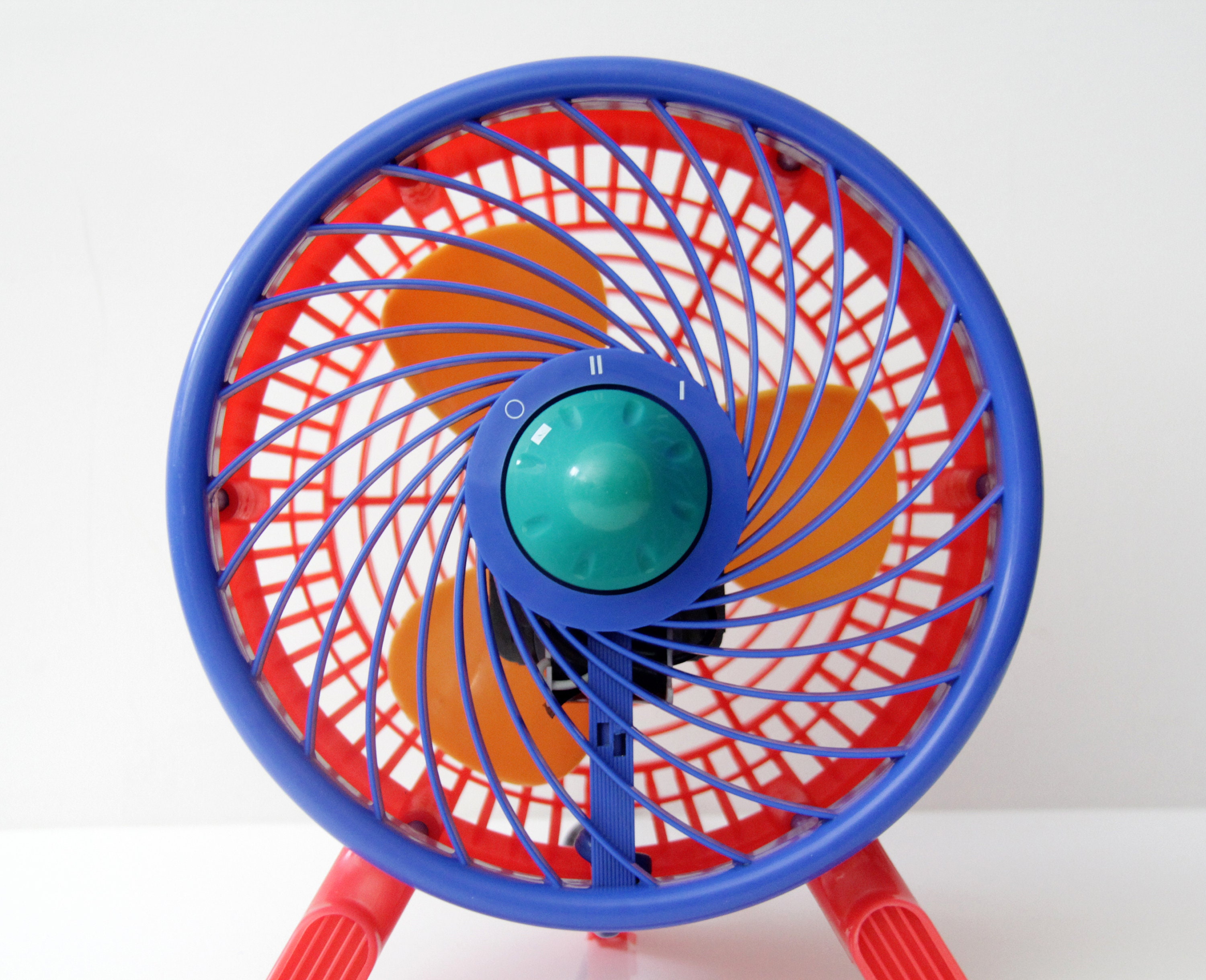 Vintage Desk Fan // MEMPHIS Milano Style Table Standing Fan With 2