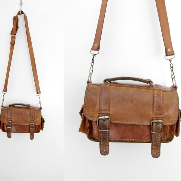 Vintage bag // brown leather messenger bag