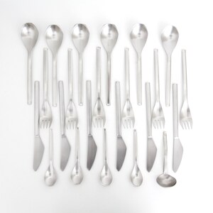 Helmut Alder för AMBOSS Austria Vintage bestick i rostfritt stål Mid-Century Modern// MCM bestick Amboss 2090 KONTUR, set om 23