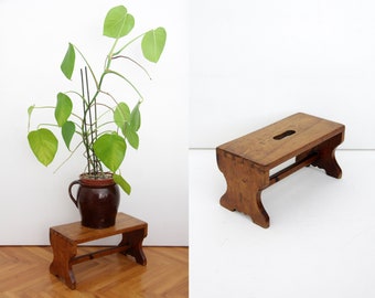 Tabouret vintage//repose-pieds primitif en bois//petit banc de ferme rustique primitif pour plante avec table basse d'extrémité