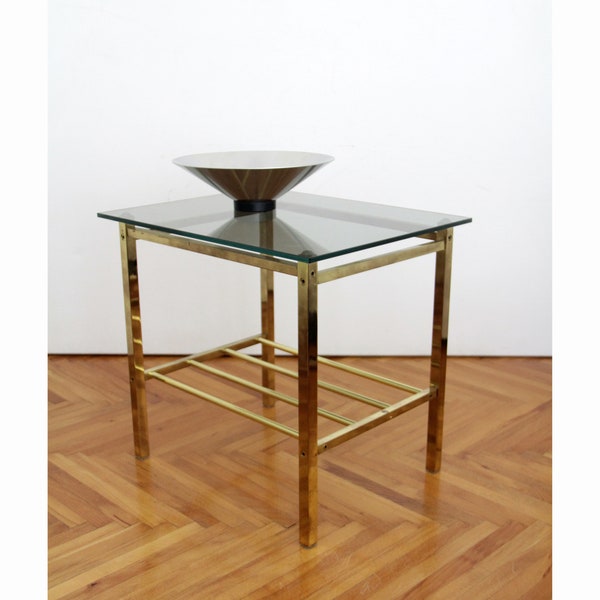 Table d'appoint vintage en laiton et verre // Petite table basse avec plateau en verre fumé // Allemagne, années 1980