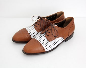 Vintage Shoes // Brown and White Leather Hurache Lace Ups // Woven Leather Oxfords