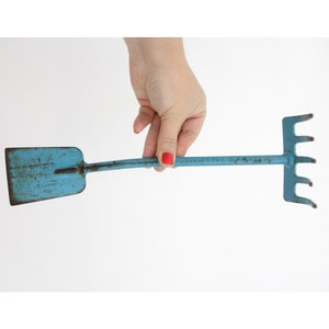 Vintage small rake and shovel 2 in 1 // Steel rake and shovel, Rustic Garden decor, small metal primitive hand tool, Balcony flower garden