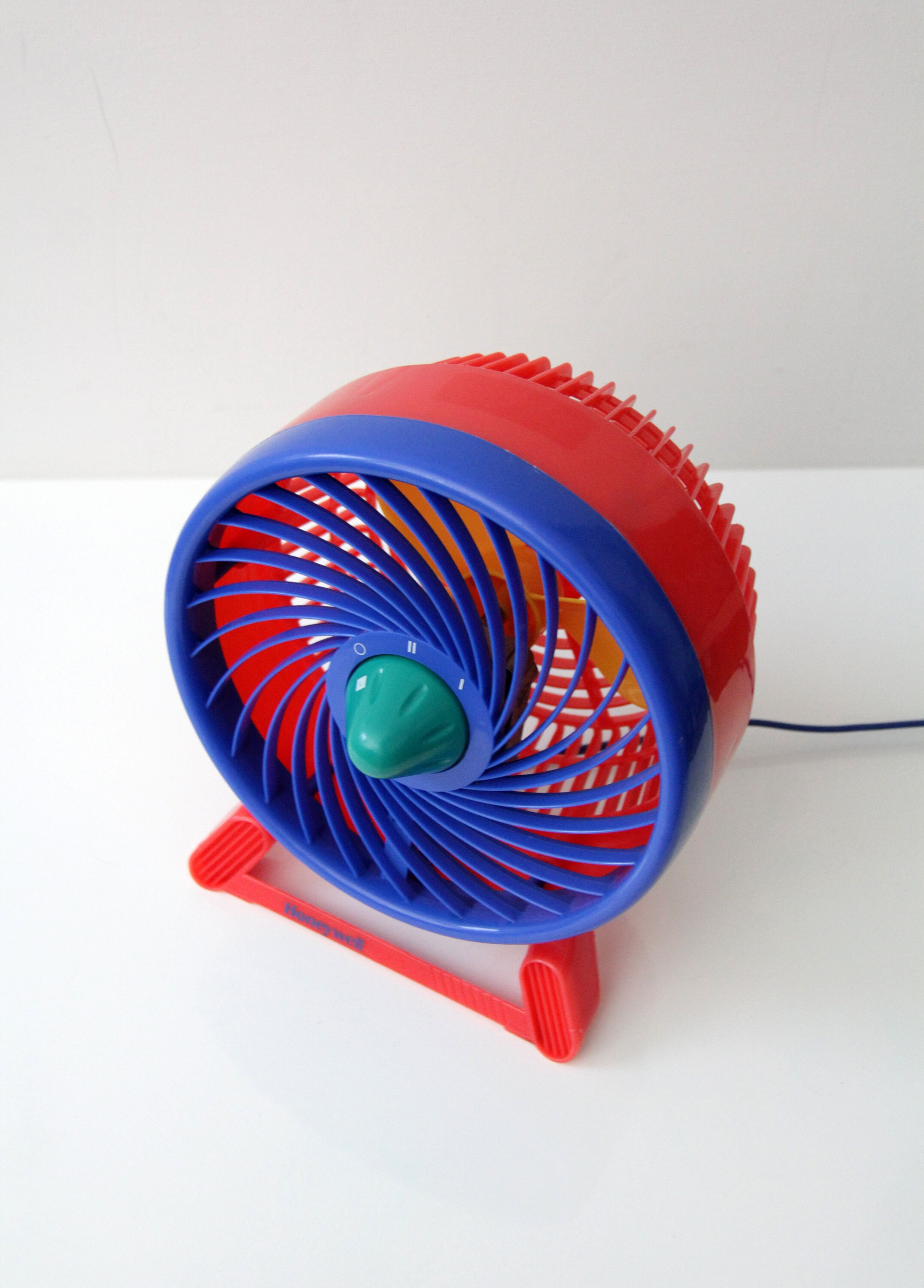 Vintage Desk Fan // MEMPHIS Milano Style Table Standing Fan With 2