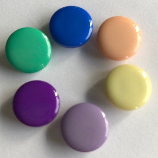 Solid colored buttons, 6 colors available, 1/2"size, shank, sets of 9 buttons in color of your choice.