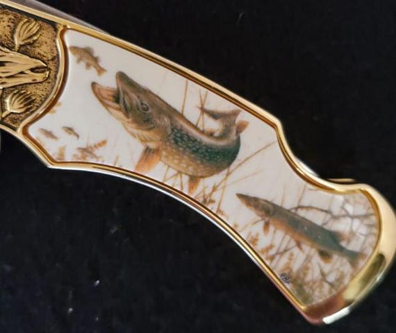 Northern Pike Collectors Knife by the Franklin Mint (N1132 Northern Pike Collectors Knife by the Franklin Mint (N1132
