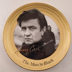 Johnny Cash &quot;The Man in Black&quot; collector&#39;s plate - Great Collectible! 0008