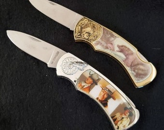 John Wayne and Grizzy Bear and collectors knives - Lot of 2 (N0918)