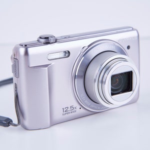 オリンパス OLYMPUS VR-360 シルバー Olympus VR-360 Digital Camera 16 Megapixels 12.5x Optical