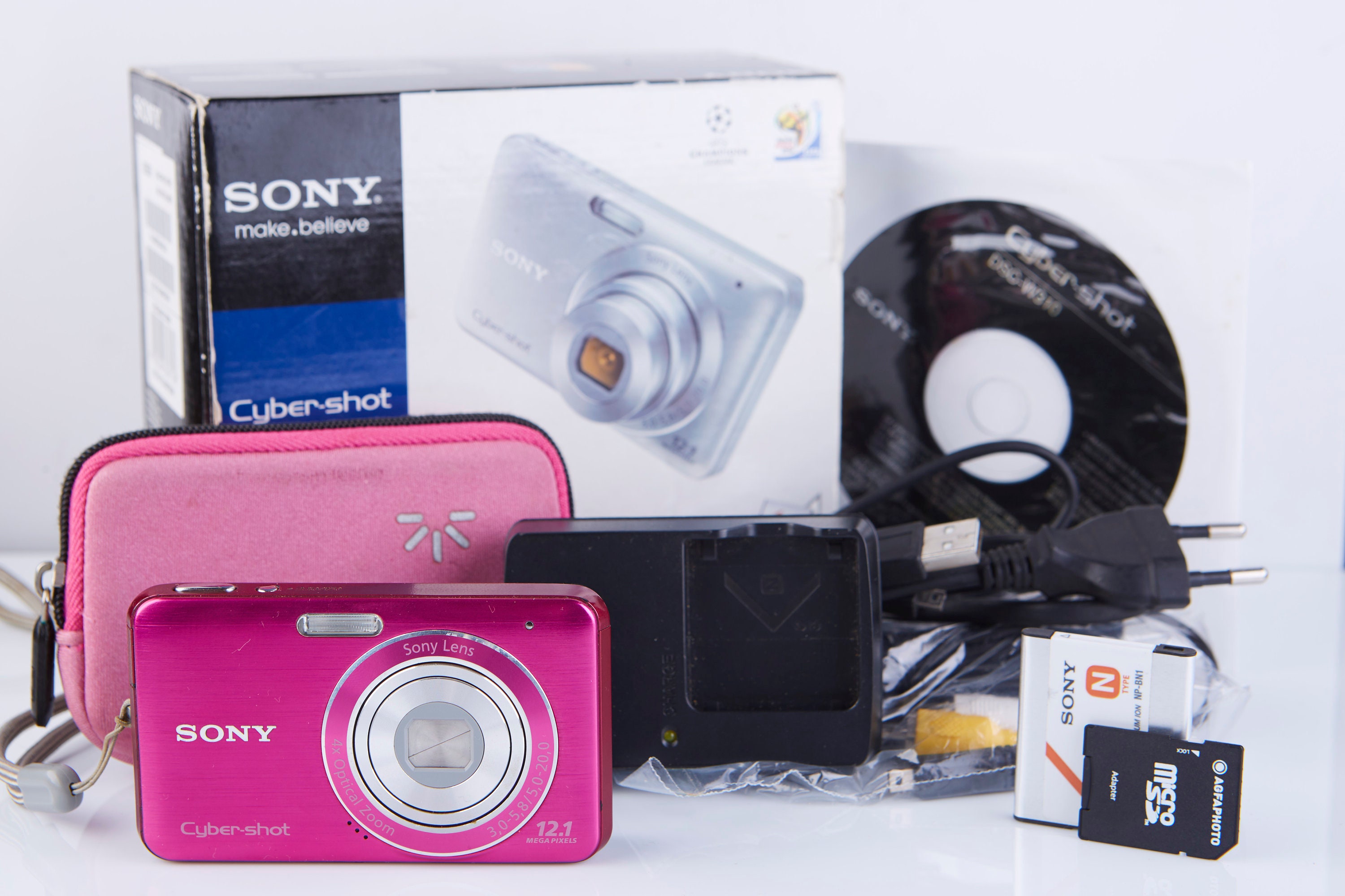 Sony Cyber-shot DSC-W310 Digital Camera Pink. Vintage Sony Cyber-shot DSC-W310 Digital Camera Pink. Vintage
