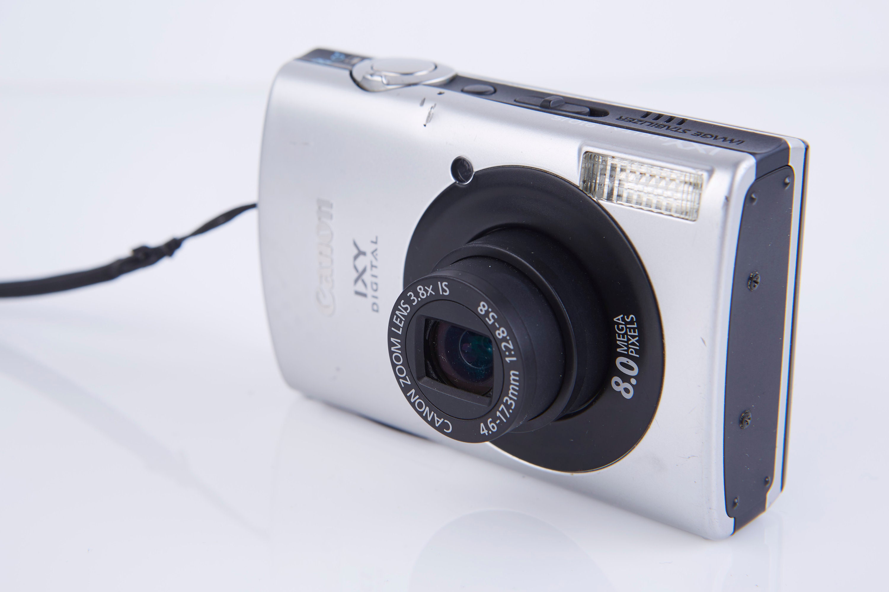 Canon IXY DIGITAL 910 IS 8MP 3.8x Zoom Compact Digital Camera