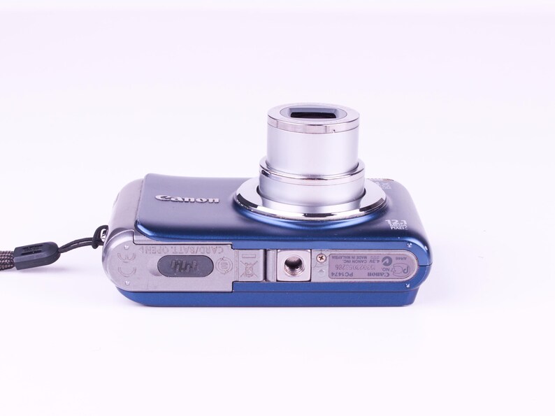 Canon Powershot A3100 IS 12MP 4X Zoom Compact Digital Camera. Vintage