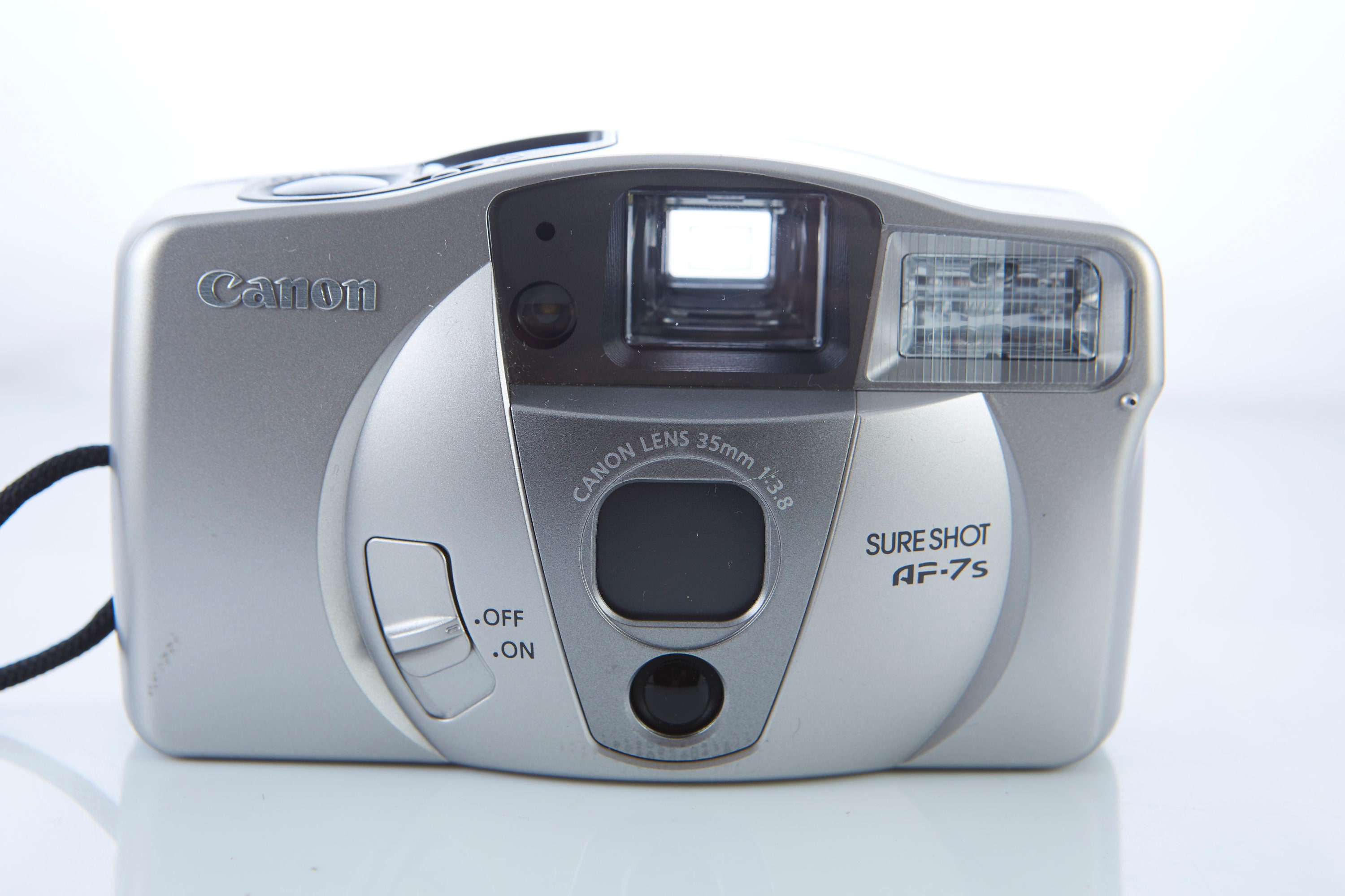 Canon AF-7S シルバー コンパクトフィルムカメラ 赤城耕一：第33回 とにかく「7」のつくカメラは、キヤノンにとって大事