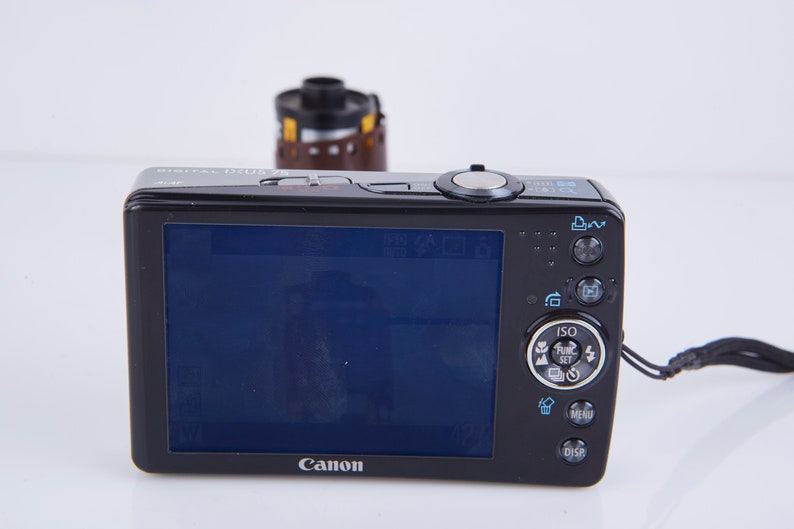 Canon Digital IXUS 75 7MP 3X Zoom Compact Digital Camera. Vintage Digital Camera. Working Digital Camera. Tested. image 6