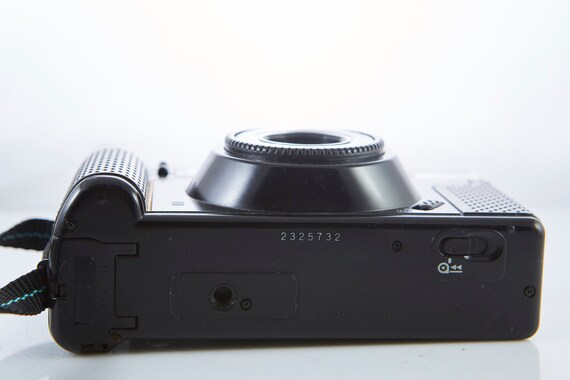 コニカ MR.70 フィルムカメラ：ヴィンテージ装飾（動作しません