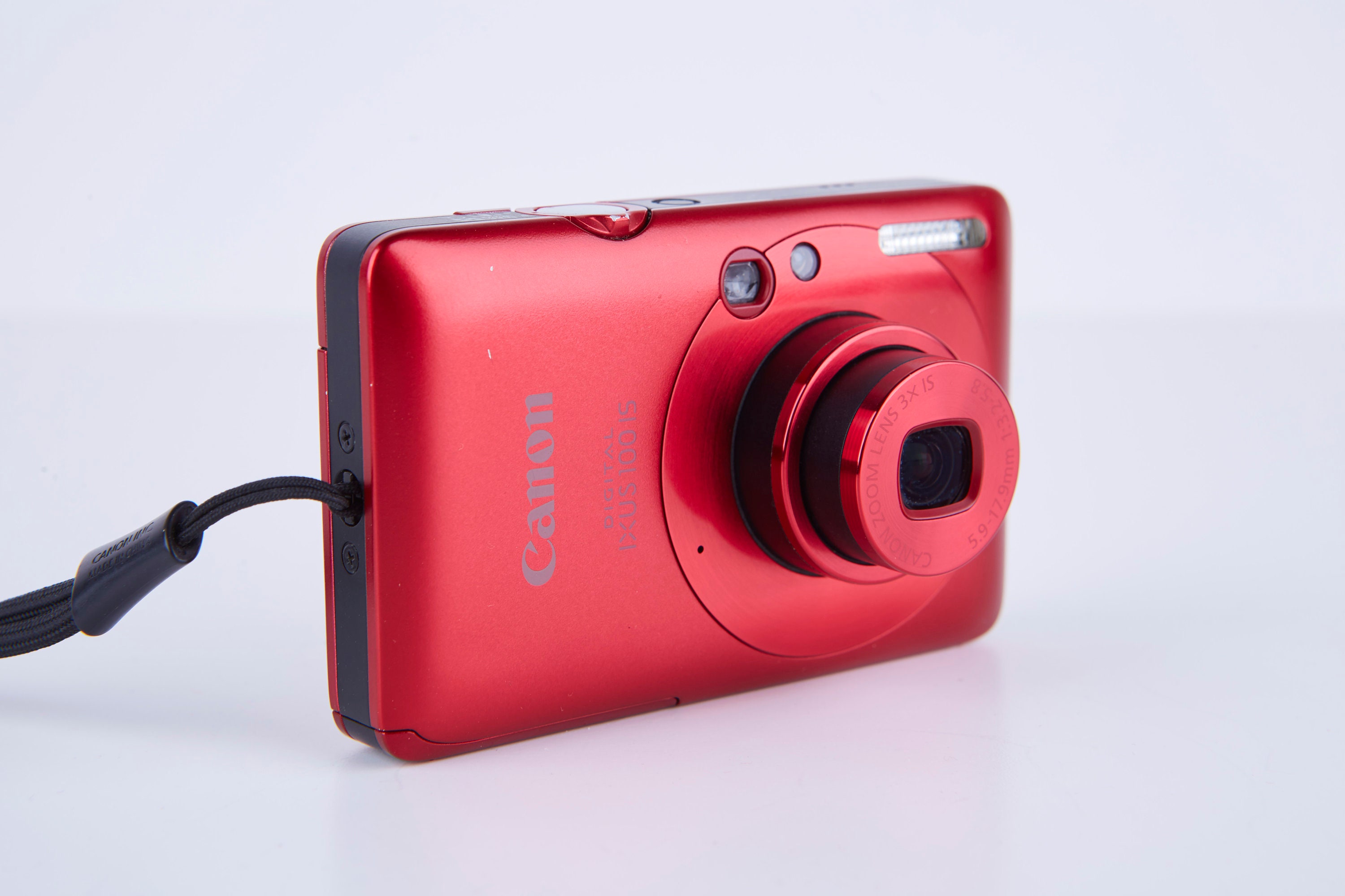 Canon Digital IXUS 100 IS 12MP 3 X Optical Zoom Digital Canon Digital IXUS 100 IS 12MP 3 X Optical Zoom Digital