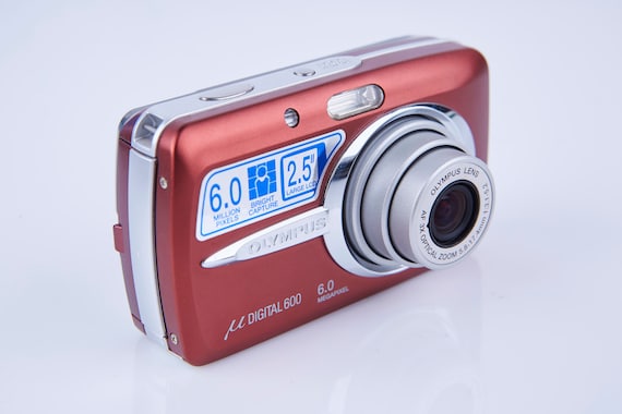 Olympus Mju Digital 600 6MP 3X Zoom Compact Digital Camera Olympus Mju Digital 600 6MP 3X Zoom Compact Digital Camera