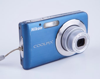 Nikon Coolpix S210 8MP 3 X Optical Zoom Digital Camera. Vintage Digital Camera. Working Digital Camera. Tested. Point and Shoot Camera.