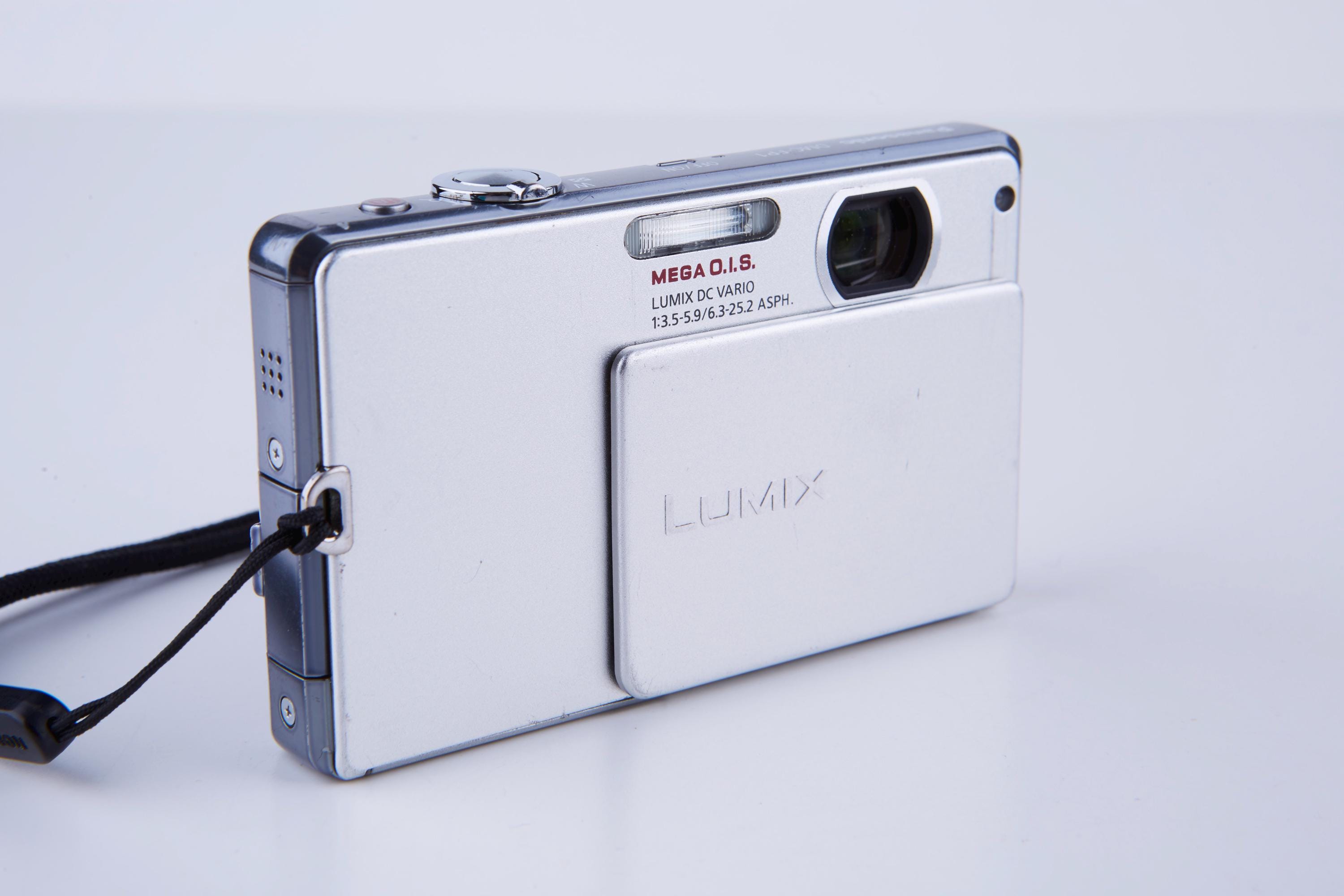 Panasonic LUMIX FP1 silver 動作確認品 Panasonic LUMIX FP1 silver 動作確認品