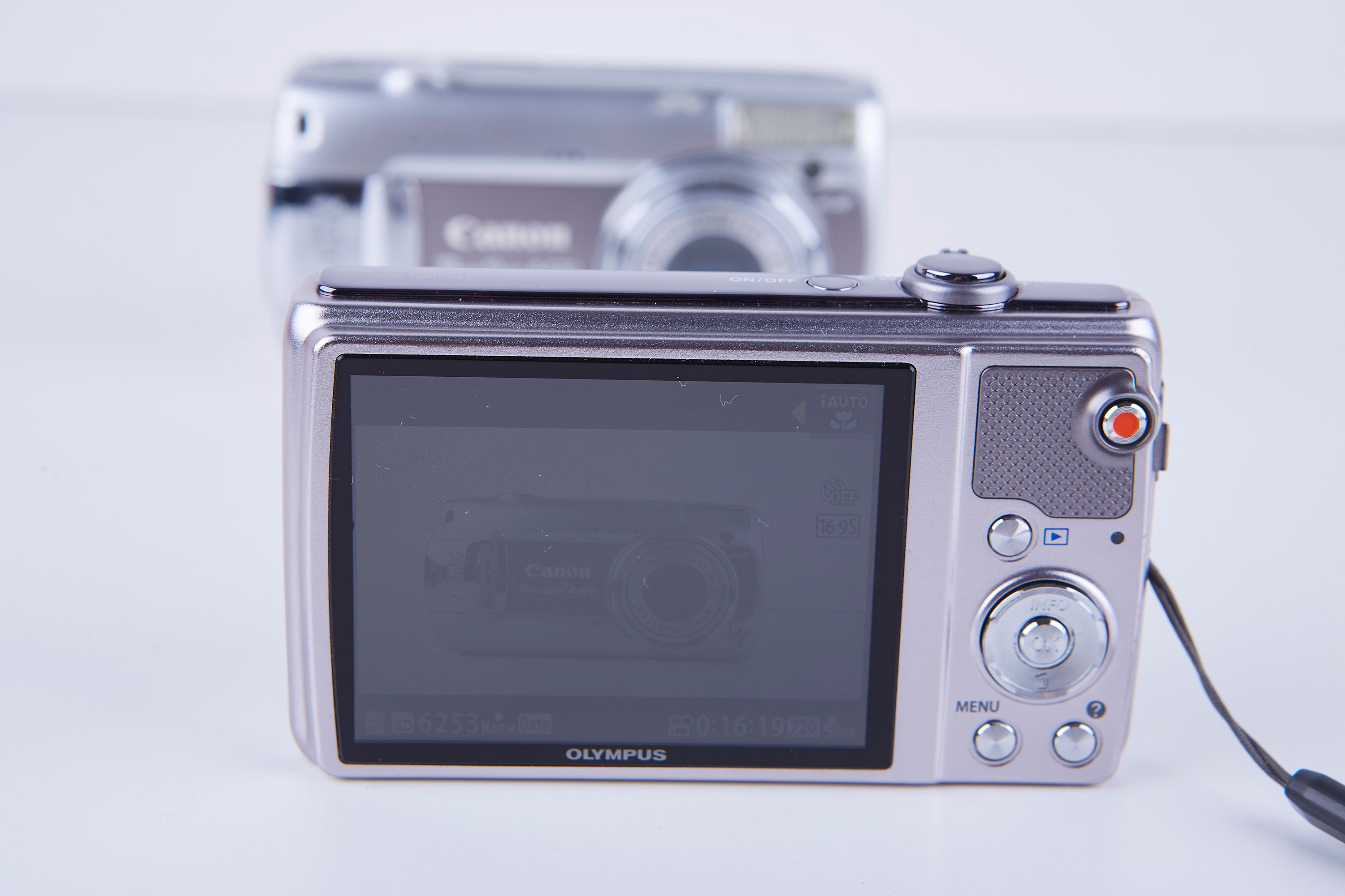 Olympus VR-360 16MP 12.5 倍ズーム コンパクト デジタル カメラ Olympus VR-360 16MP 12.5 倍ズーム コンパクト デジタル カメラ