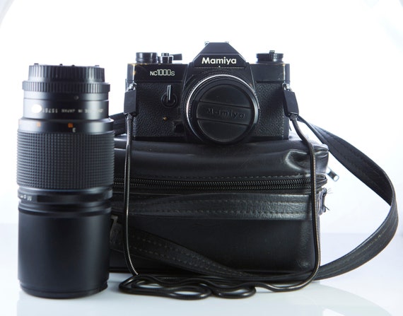 マミヤ NC1000s 一眼レフフィルムカメラ（50mmと200mmレンズ付き