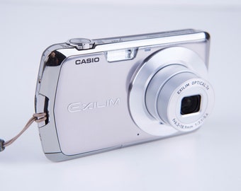 Casio Exilim EX-Z1 Compact Digital Camera. Vintage Digital Camera. Working Digital Camera. Tested. Point and Shoot Camera.