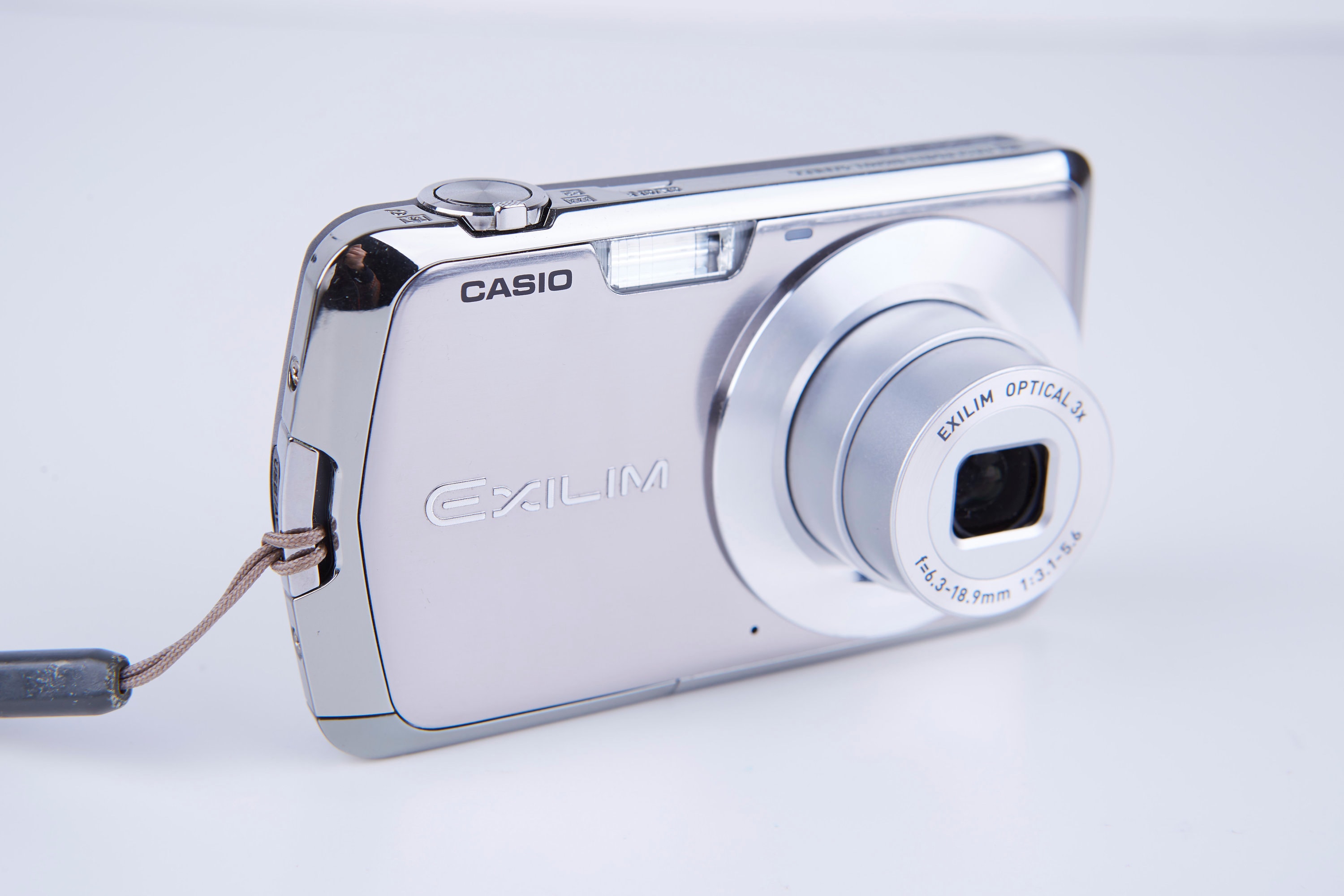 CASIO EXILIM EX-Z2 歌わさ シルバー ジャンク CASIO EXILIM EX-Z2 歌わさ シルバー ジャンク