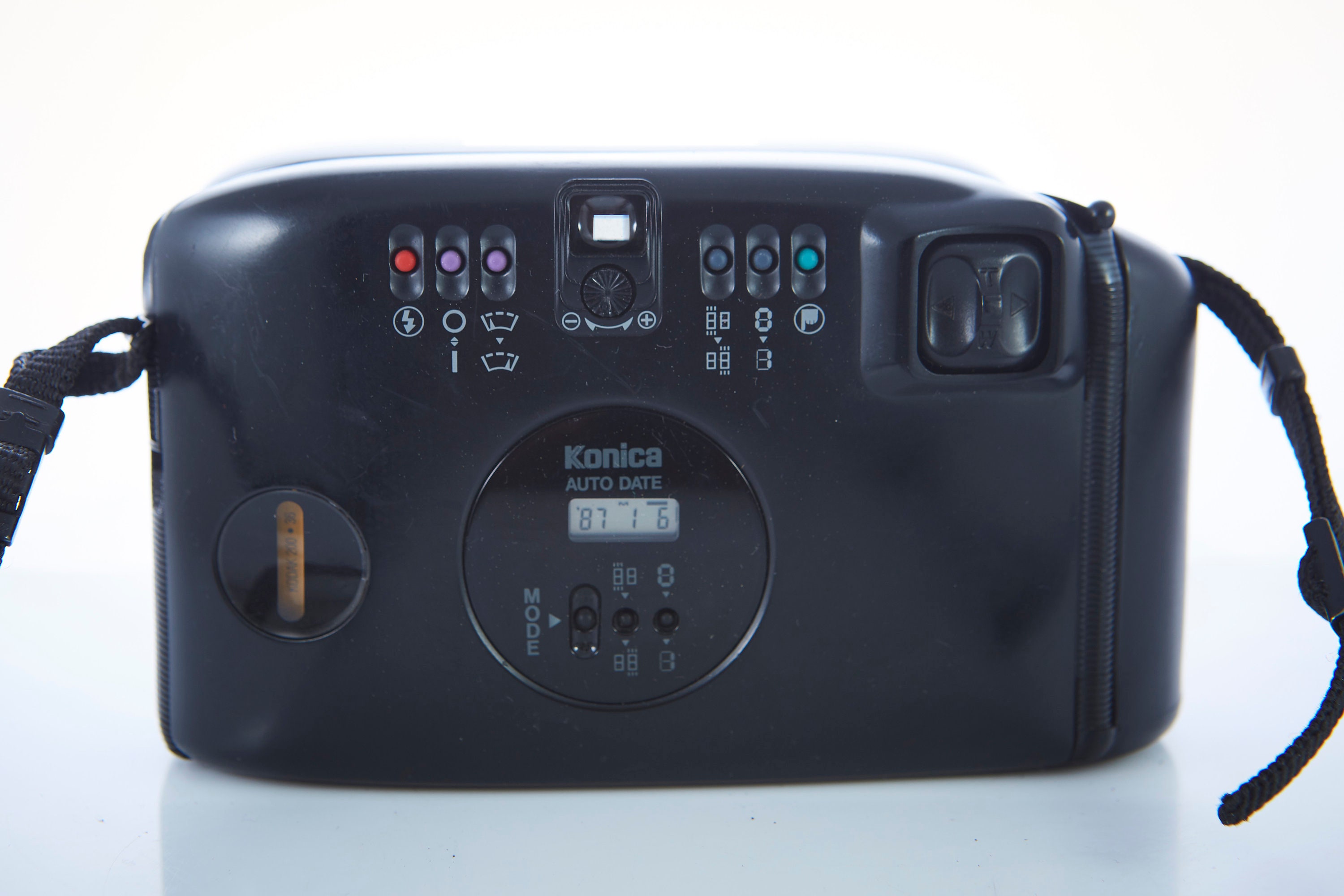 フィルムカメラコニカ AiBORG。35 mm フィルムカメラコニカ