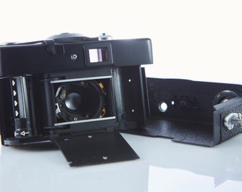 Rollei 35 LEDフィルムカメラ：トリオターレンズ、ケース、ストラップ