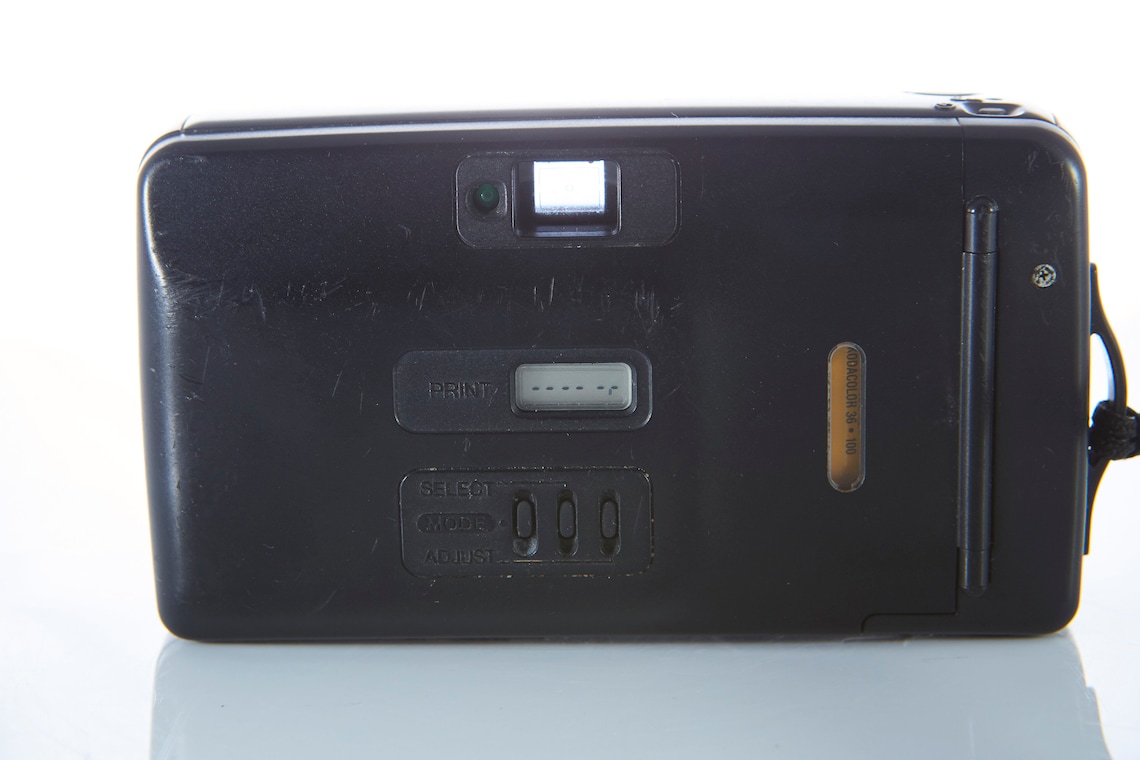 Minolta Riva AF 35 EX: 35mm Point and Shoot Film Camera, foto 4 di 5