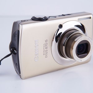 Canon IXUS 870 IS コンパクトデジタルカメラ（ジャンク品） Canon IXUS 870 IS 10MP 4x Zoom Compact Digital Camera