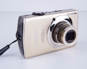 Canon IXUS 870 IS 10MP 4x Zoom Compact Digital Camera.Vintage Digital Camera.Working Digital Camera. Tested.