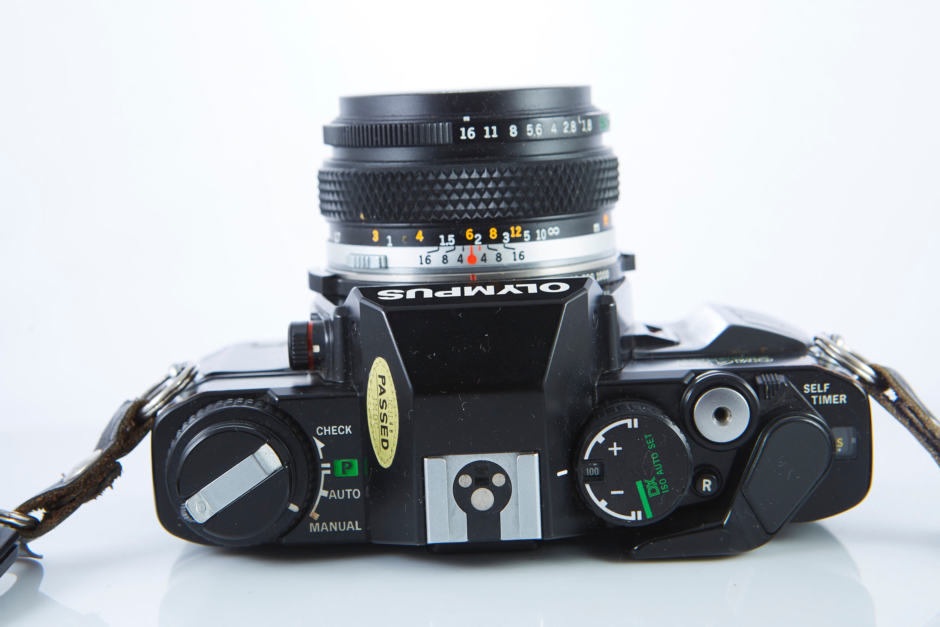 オリンパス OM40 プログラムフィルムカメラ：50mmレンズ、実用一眼レフ