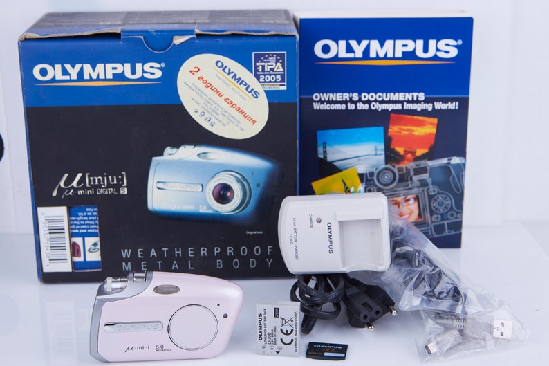 Olympus Mju mini DIGITAL S 5MP 2X Zoom Compact Digital Camera. Vintage Digital Camera. Working Digital Camera. Tested. Boxed. Rare Color. image 2